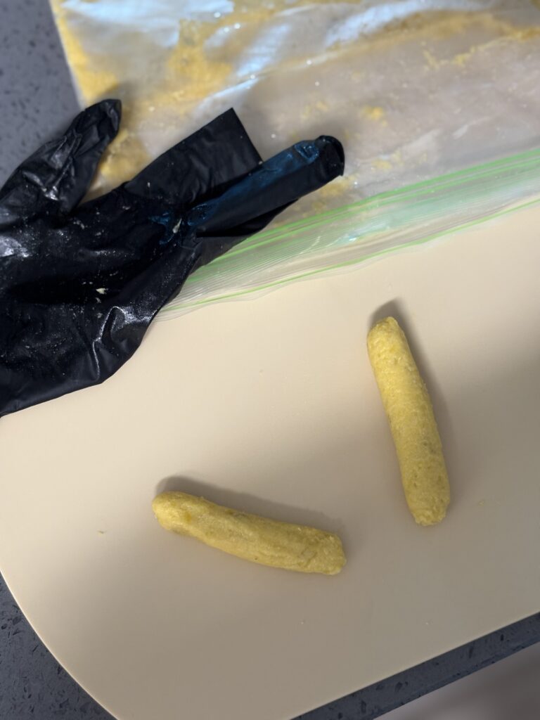 고구마쌀가루스틱 모양잡기