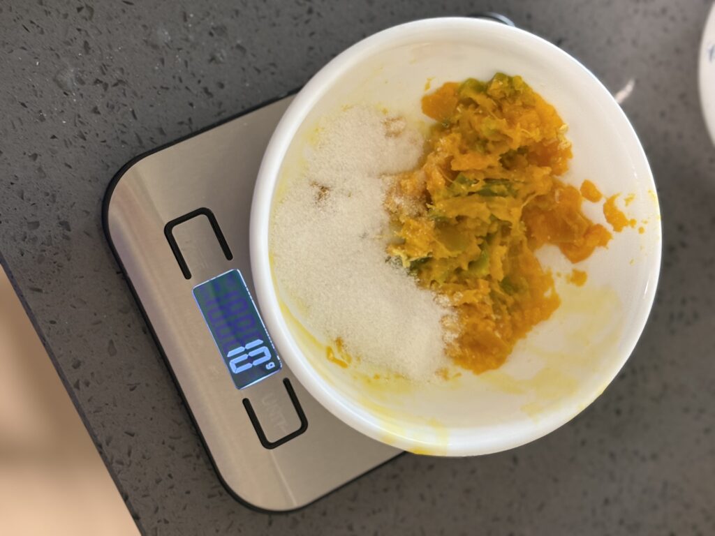 노른자 하나로 아기 간식 두 가지-단호박빵반죽